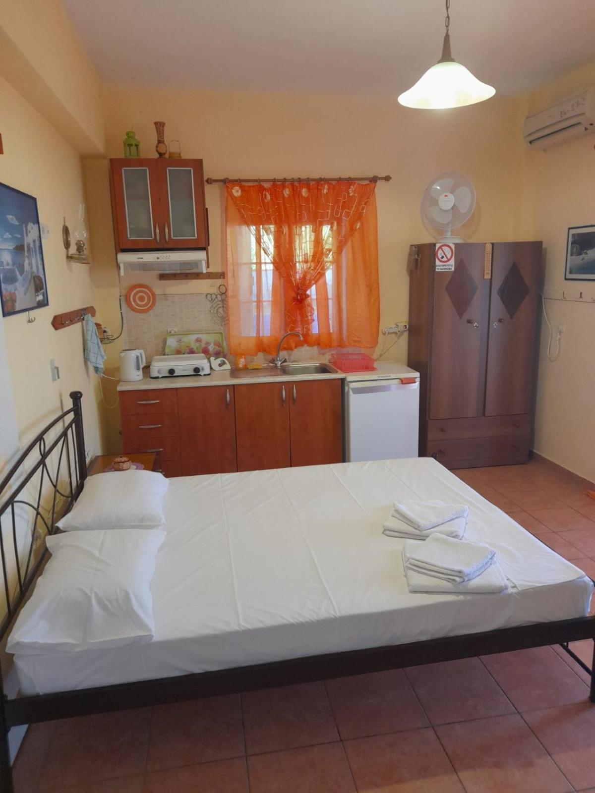 Ikaria Studios Manganitis Экстерьер фото